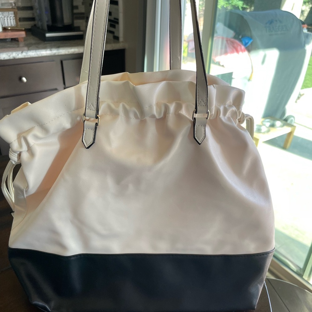 VS tote